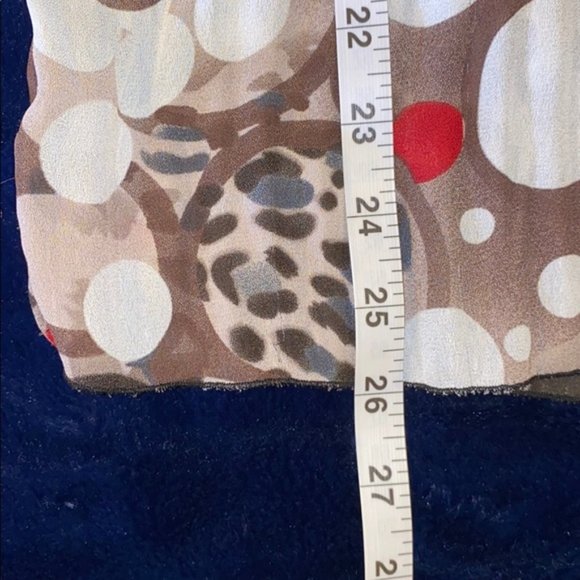 🌟🌟🌟INVESTMENTS. 3/4 SLEEVES BLOUSE. STRETCHY MATERIAL - Picture 7 of 8